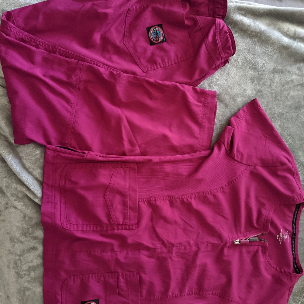 Koi Lite Medical Scrubs Set